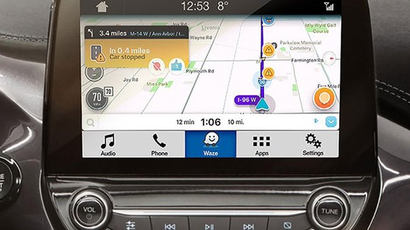 Navigace Waze proniká do infotainmentů aut. Kde si ji pustíte a kde zatím máte smůlu?