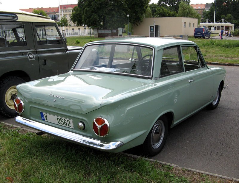 Ford Cortina