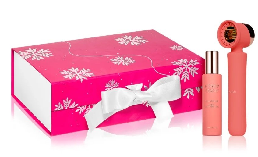 IPL vánoční dárková sada PEACH™ 2 Christmas Gift Set, FOREO, 10089 Kč, koupíte na www.notino.cz