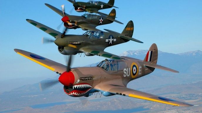 formace stíhaček Curtiss P-40, ilustrační foto