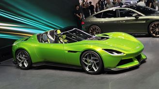 Znáte značku Fangchengbao? Útočí na evropský luxus, máme fotky přímo z Pekingu Znáte značku Fangchengbao? Útočí na evropský luxus, máme fotky přímo z Pekingu