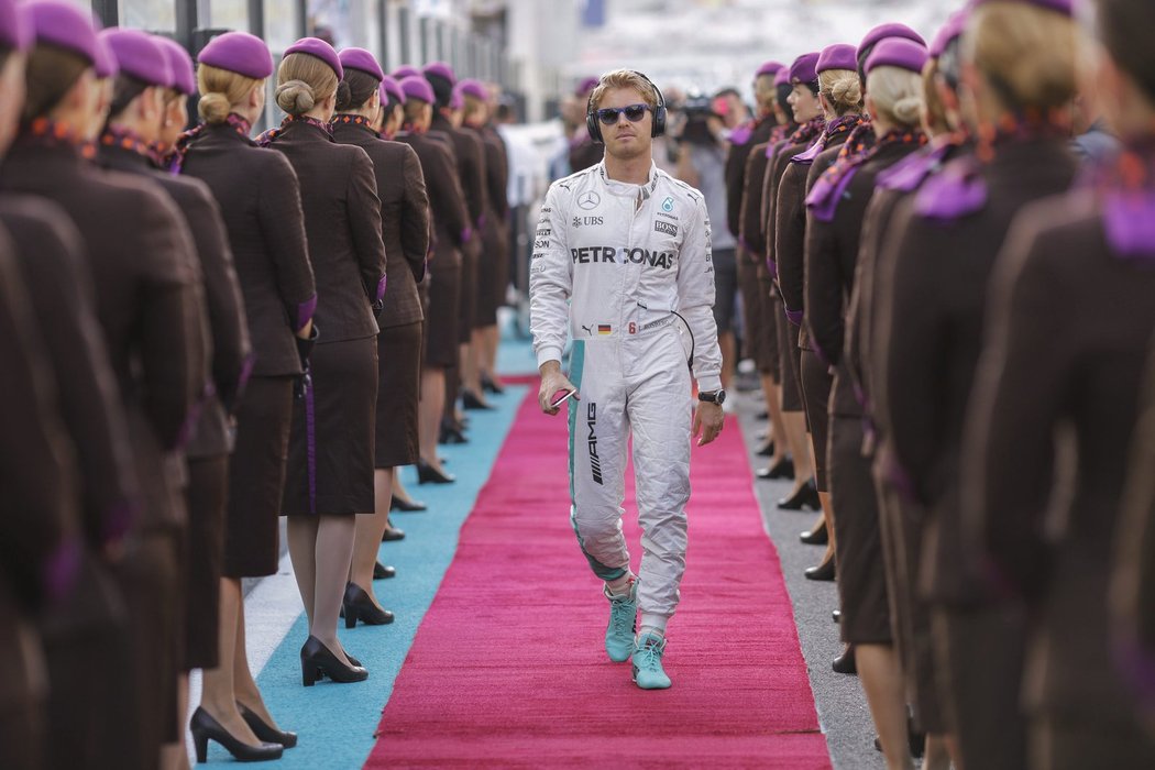 Nico Rosberg přichází k poslednímu závodu sezony