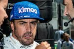 Alonso po kolizi nadával Hamiltonovi, pak vzal slova zpátky: Milé gesto