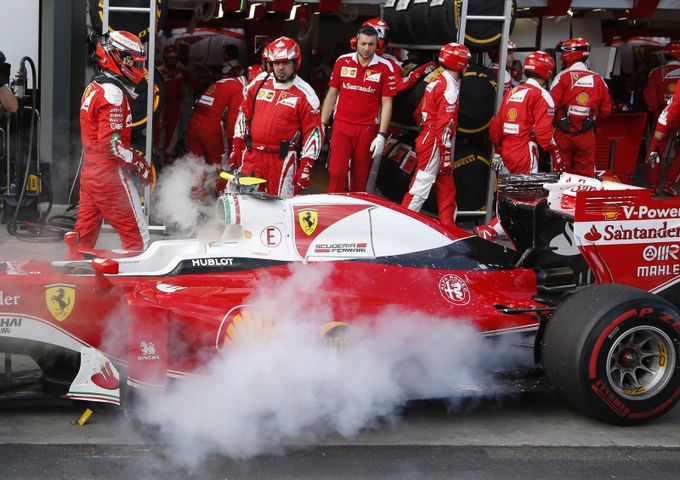 PĚT problémů F1: Padá sledovanost, končí Monza, omezují řeči v rádiu PĚT problémů F1: Padá sledovanost, končí Monza, omezují řeči v rádiu