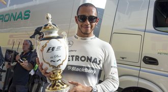 Hamilton má na kontě překvapivé výkony s cejchem „dopingu“