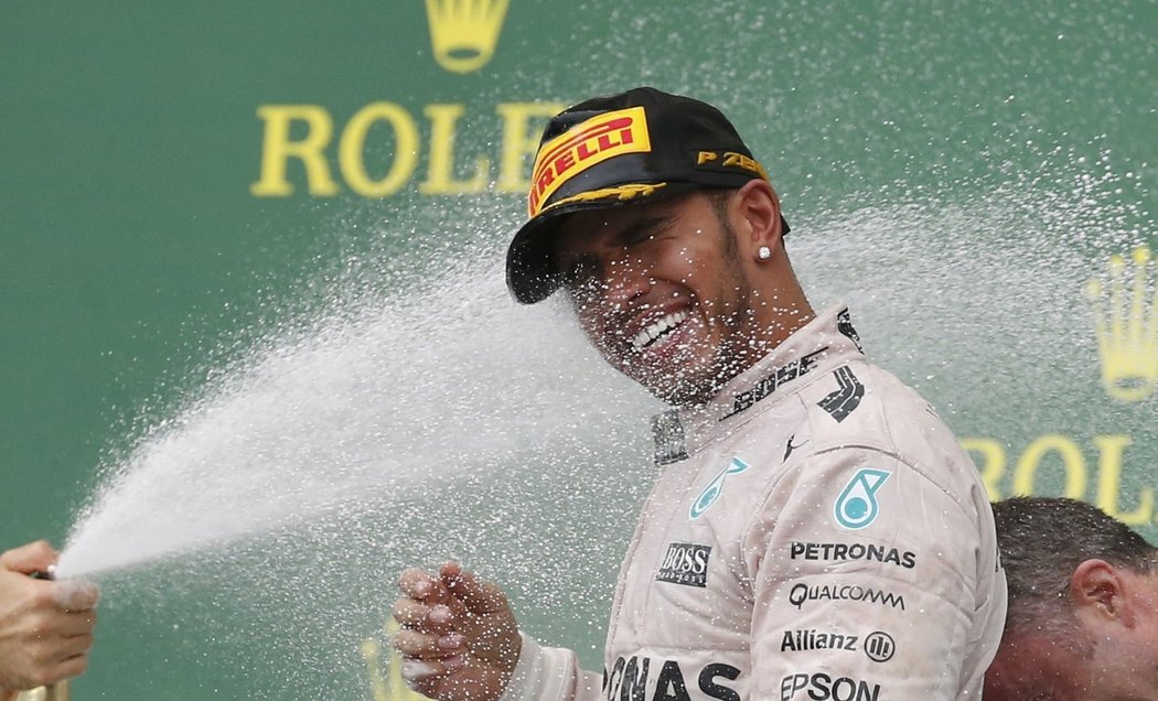 Lewis Hamilton oslavil v předstihu třetí titul mistra světa ve formuli 1