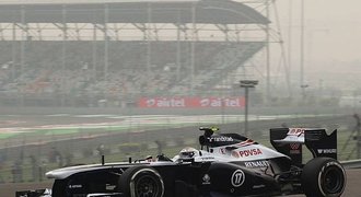 Poslední trénink: Vettela nezastavil ani hustý smog