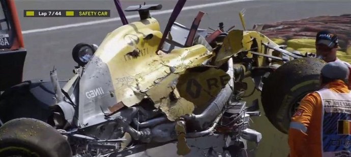 Těžká nehoda dopadla pro Kevina Magnussena dobře. Pilot F1 odešel od vozu vážněji nezraněn.