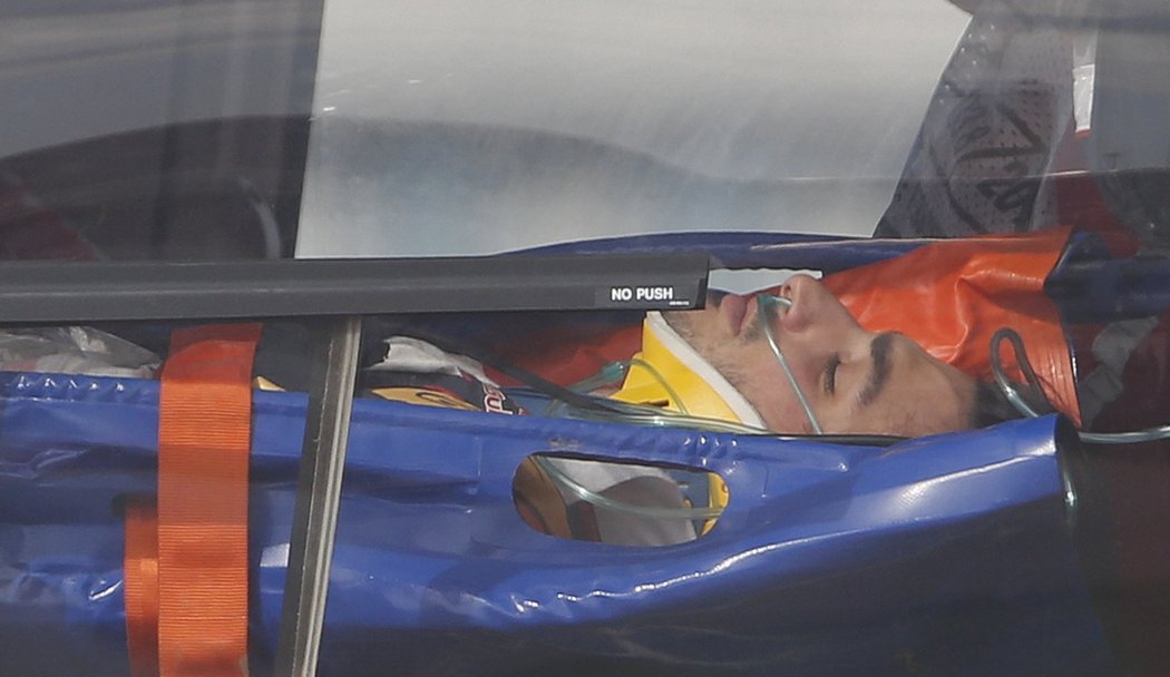 I když to tak nevypadalo, Carlos Sainz byl po vážné nehodě při vědomí