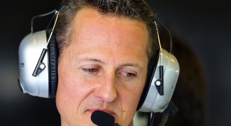 Bez helmy by byl Schumacher mrtvý, řekl ošetřující lékař