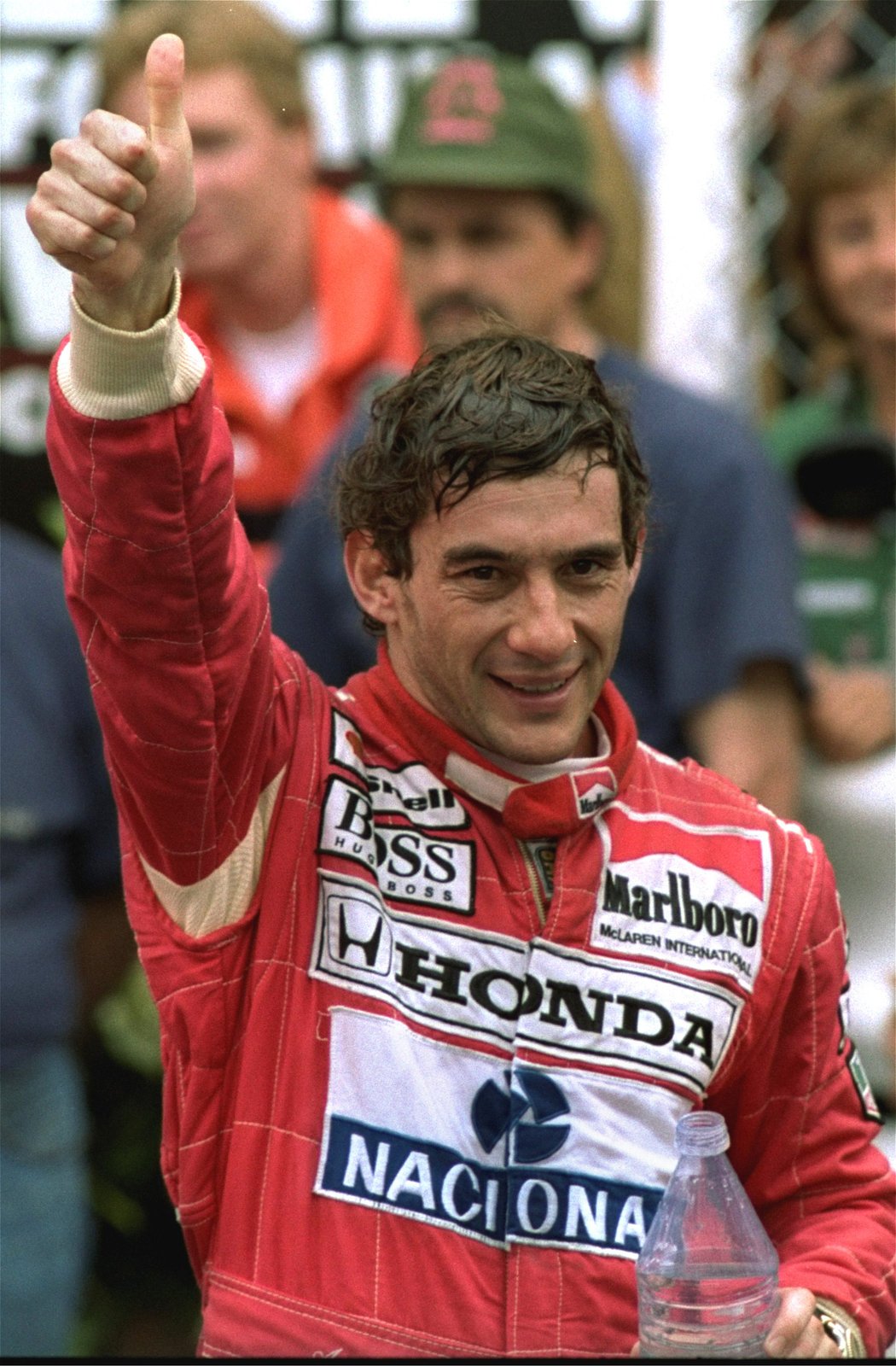 Brazilský pilot formule 1 Ayrton Senna, který smrtelně havaroval na okruhu v Imole při Velké ceně San Marina 1. května 1994, je mnohými odborníky i fanoušky dodnes považován za nejlepšího závodníka všech dob. V letech 1988, 1990 a 1991 se v barvách stáje McLaren stal mistrem světa, s 41 vítěznými závody mu v historické tabulce patří třetí místo.