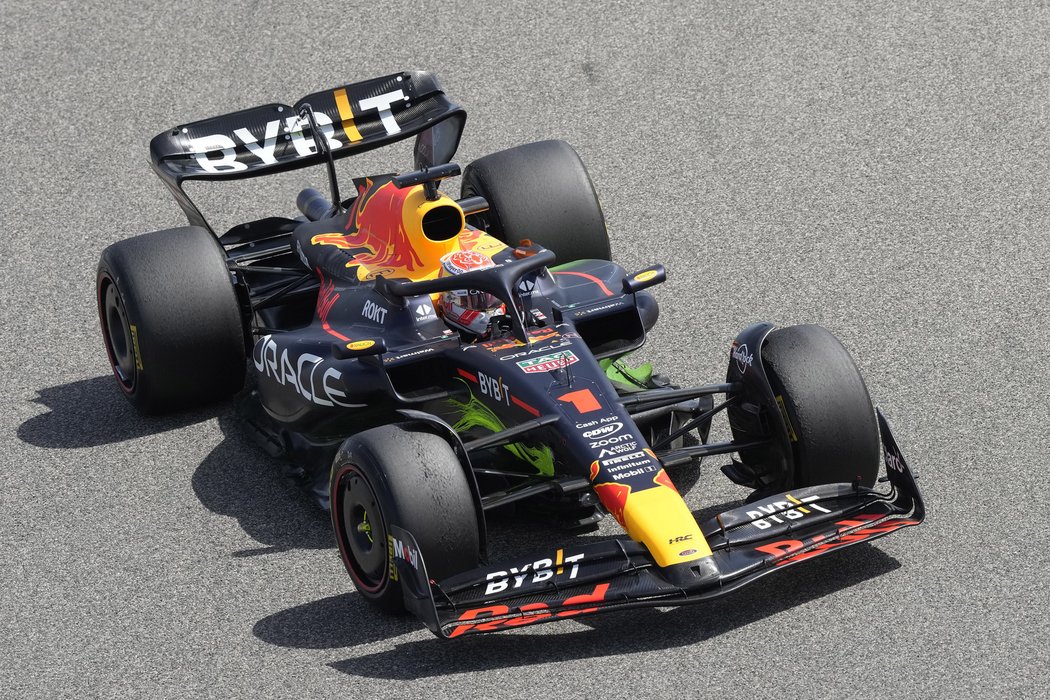 Max Verstappen se chystá na boj o třetí titul v řadě