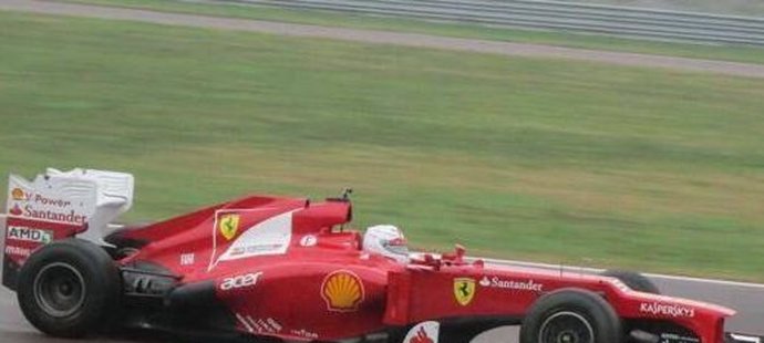 Sebastian Vettel se poprvé projel ve voze Ferrari, kam přestoupil z Red Bullu