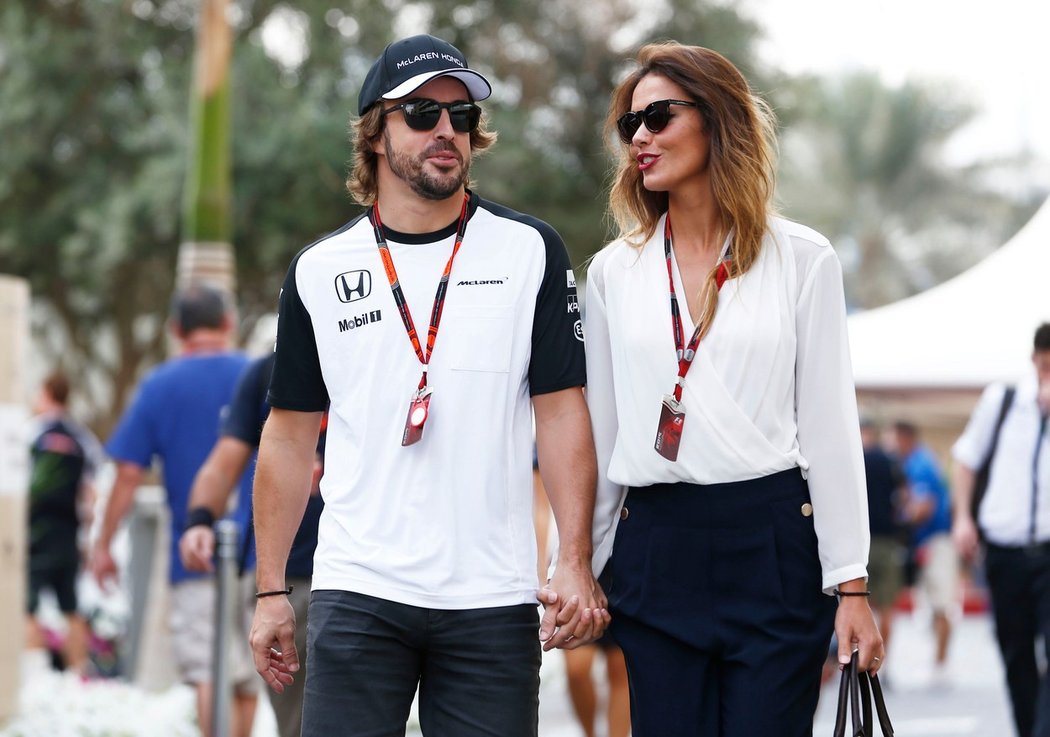 Fernando Alonso se podle španělských médiíí s Larou Alvarezovou rozešel