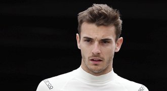 Má pilot F1 Bianchi šanci na přežití? Už není v umělém spánku