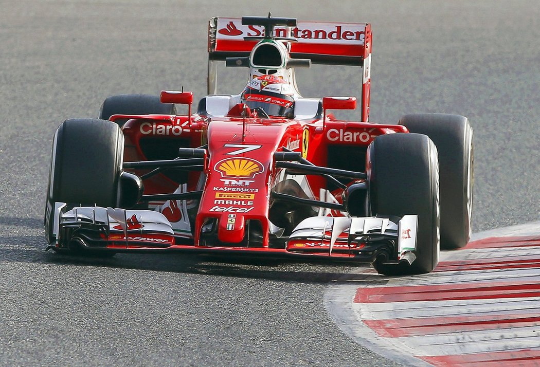 Kimi Räikkönen testuje svůj monopost