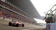 Cílová rovinka a monopost Ferrari Fernanda Alonso