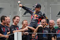 Vettel je miláčkem týmu: Titul přinesl každému zaměstnanci přes 300 tisíc!