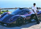 Co dělá Lewis Hamilton? Přestal sledovat F1 na Instagramu a prodal svůj hypersport