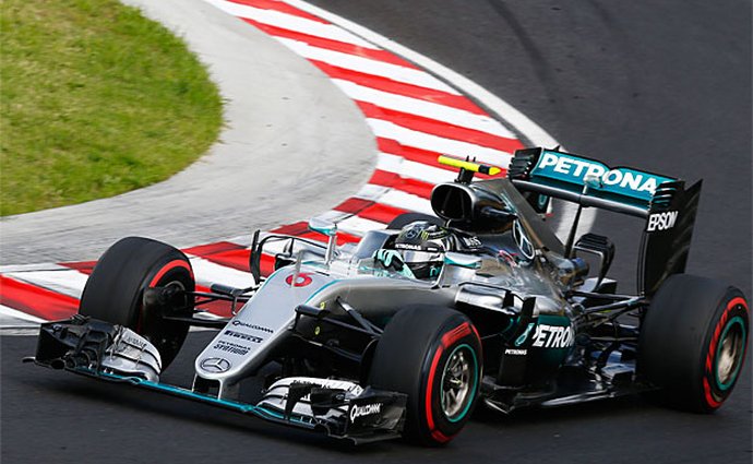 VC Maďarska F1 2016: Divoká a dlouhá kvalifikace patřila Rosbergovi