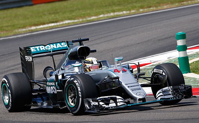 VC Malajsie F1 2016: Rosberg dělal v kvalifikaci chyby, Hamilton králem