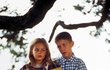 Zamilovaný pár dětí ve snímku Forrest Gump.