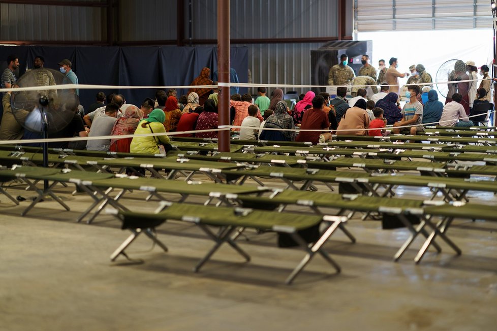 Tábor pro afghánské uprchlíky na americké základně Fort Bliss
