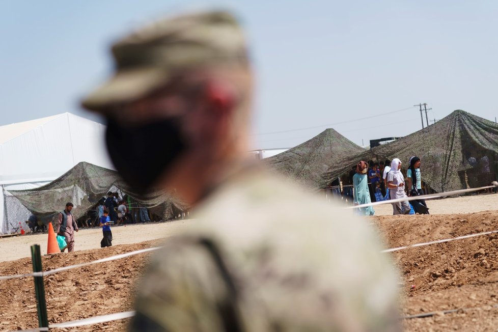 Tábor pro afghánské uprchlíky na americké základně Fort Bliss