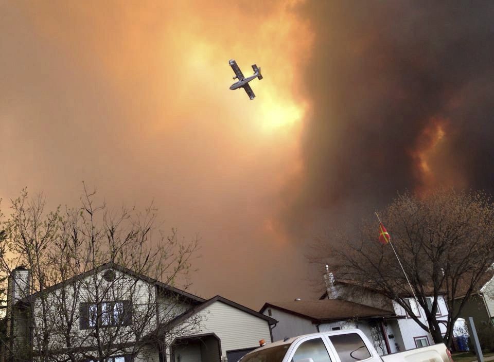 Děsivý požár kanadského města Fort McMurray