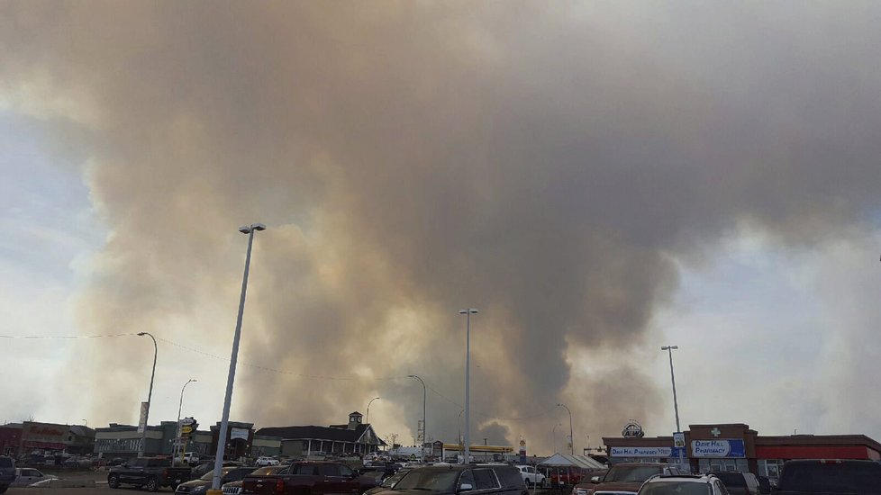 Děsivý požár kanadského města Fort McMurray