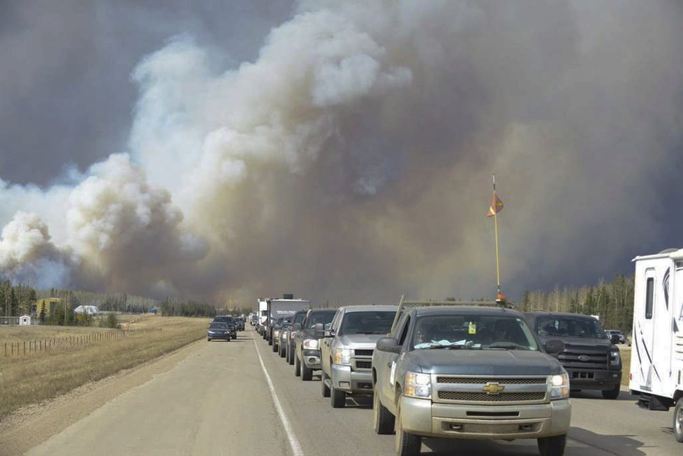 Děsivý požár kanadského města Fort McMurray