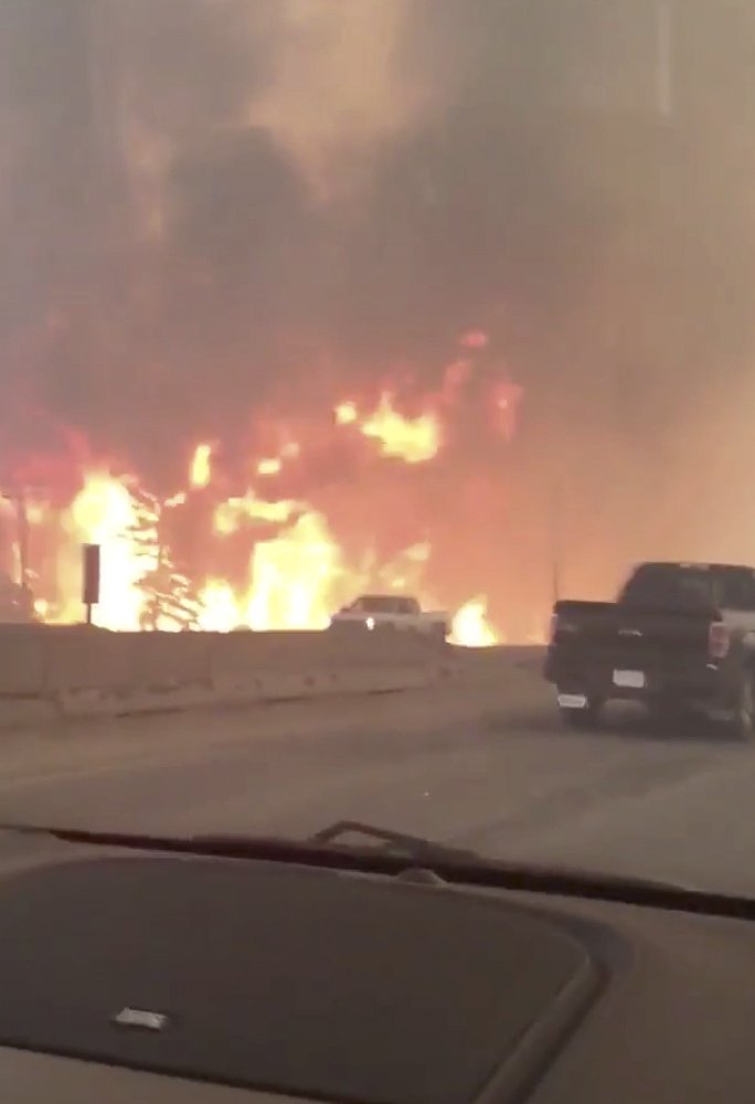 Děsivý požár kanadského města Fort McMurray