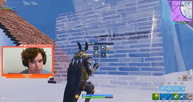 Agresivní mladík při hraní Fortnite zbil těhotnou manželku. Násilí vysílal živě na internetu