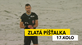 Sudí Kvítek v Olomouci chyboval už před zápasem, Černému pomohl VAR