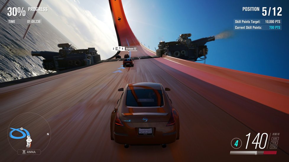 Ve Forza Horizon 3: Hot Wheels si starosti s gravitací často dělat nebudete.