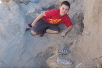 Chlapec na vycházce zakopl o kost. Našel tak milion let starého praslona