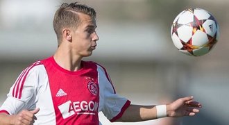 Talent Černý v Ajaxu roste. Trenér ho chce vzít s áčkem do Kataru