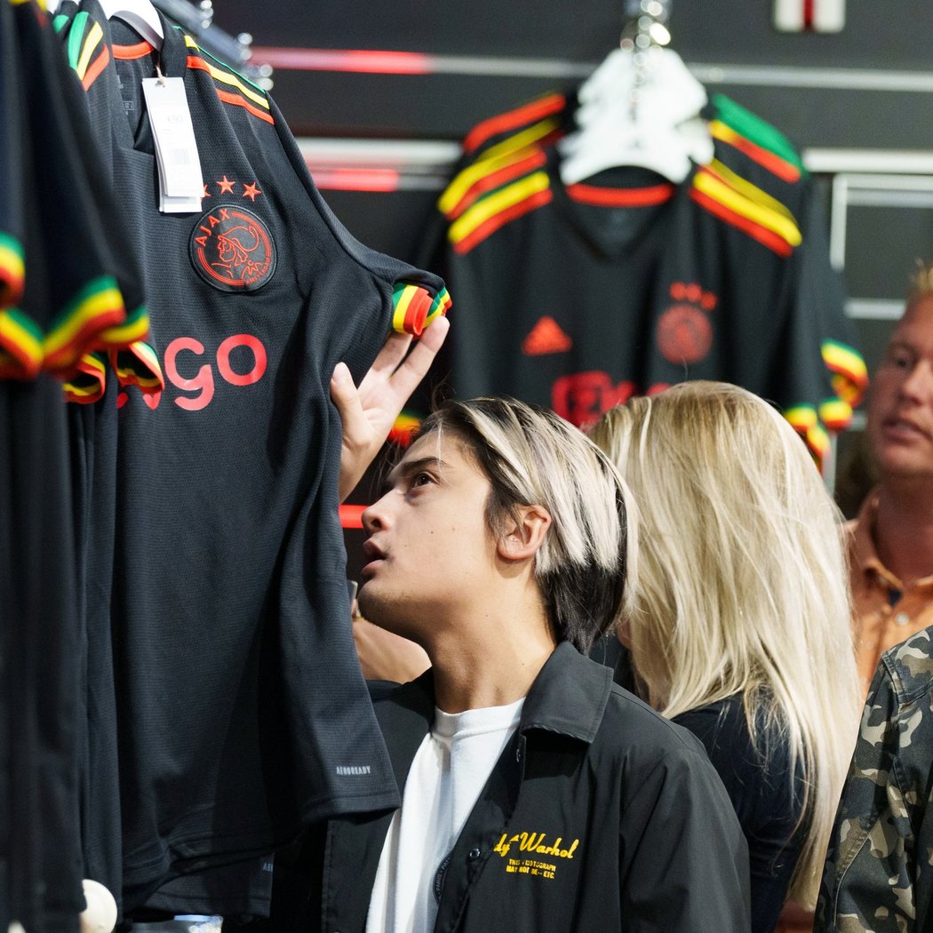 Nové dresy Ajaxu Amsterdam jsou poctou pro krále reggae Buba Marleyho