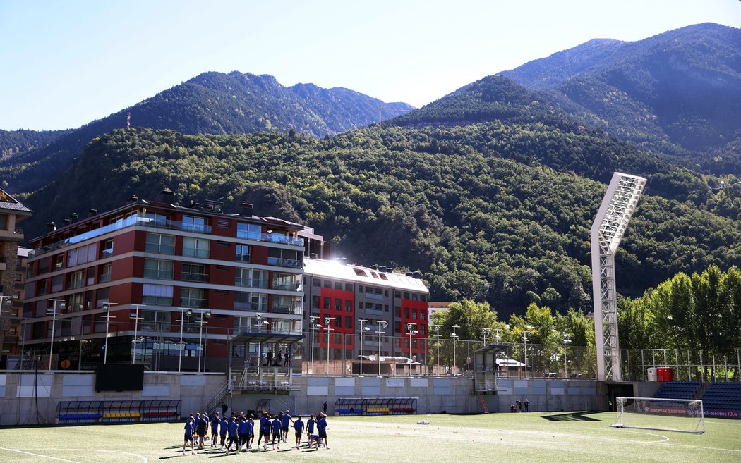 Stadion v Andoře krátce před požárem