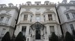Zvenku nevypadá Beckhamův dům v Londýně tak honosně, ale sedm ložnic a sedm koupelen hovoří za vše.
