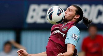 Carroll řádil v dresu West Hamu a dokonale zastínil Berbatova