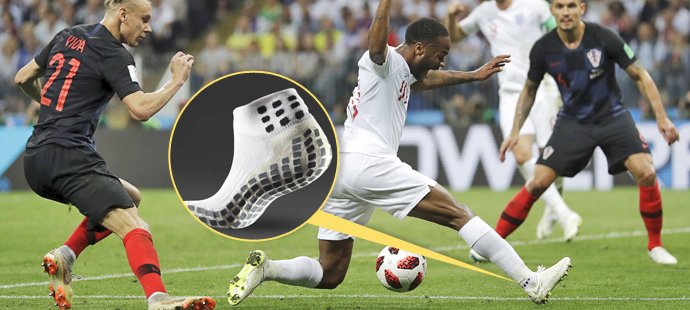 Fotbalisté Anglie oblékají na MS speciální ponožky