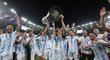 Lionel Messi se ve 34 letech dočkal, má první trofej s argentinským áčkem