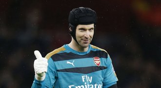 Čech čaroval, nula číslo 171 je na světě. Arsenal může slavit