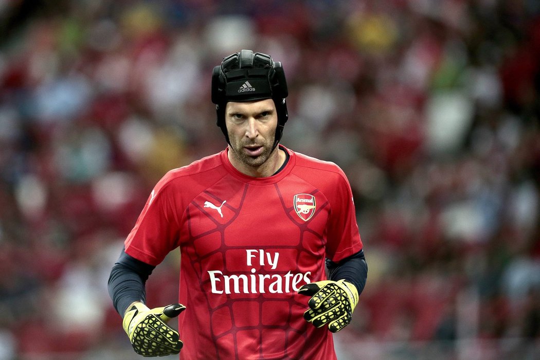 Petr Čech při svém prvním startu za Arsenal