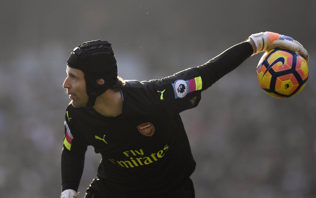 Brankář Petr Čech patří mezi klíčové hráče Arsenalu