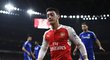 Smutný výraz záložníka Arsenalu Mesuta Özila v utkání proti Chelsea