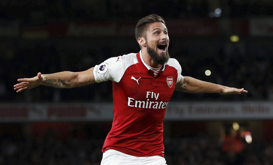 Olivier Giroud vstřelil vítězný gól Arsenalu proti Leicesteru