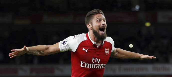 Olivier Giroud vstřelil vítězný gól Arsenalu proti Leicesteru