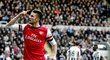 Oliver Giroud slaví jediný gól Arsenalu na hřišti Newcastlu